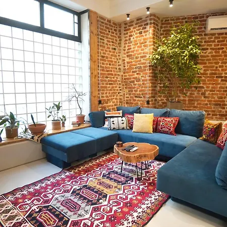 Modern And Spacious 3-bedroom Entire House Sofia