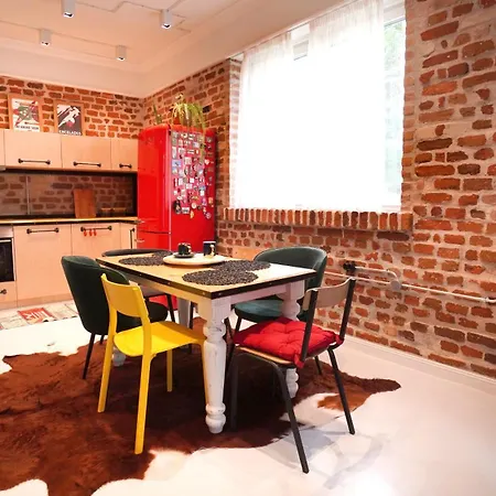 Modern And Spacious 3-bedroom Entire House Daire