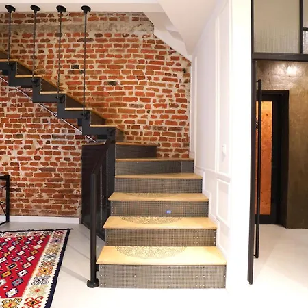 Modern And Spacious 3-bedroom Entire House *