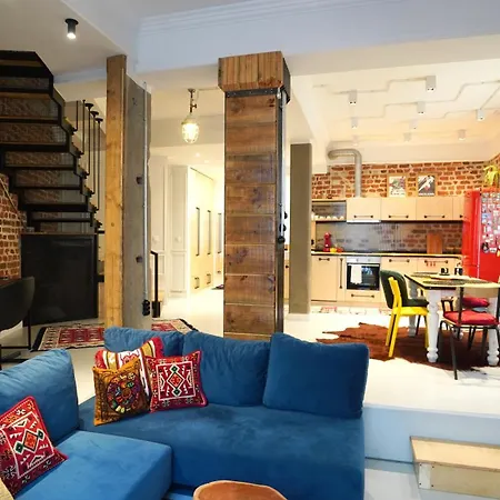 Modern And Spacious 3-bedroom Entire House *