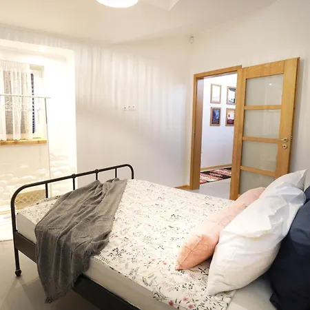 Apartamento Modern And Spacious 3-bedroom Entire House