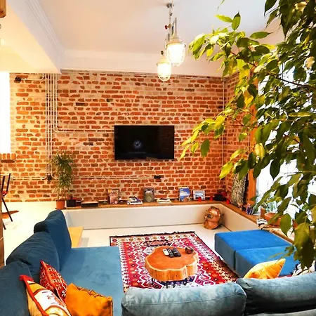 Modern And Spacious 3-bedroom Entire House Szófia