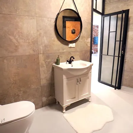 Apartman Modern And Spacious 3-bedroom Entire House Szófia