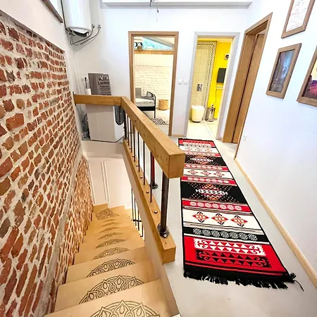 Modern And Spacious 3-bedroom Entire House *