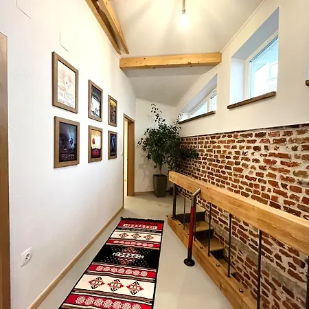 Modern And Spacious 3-bedroom Entire House Apartamento Sófia