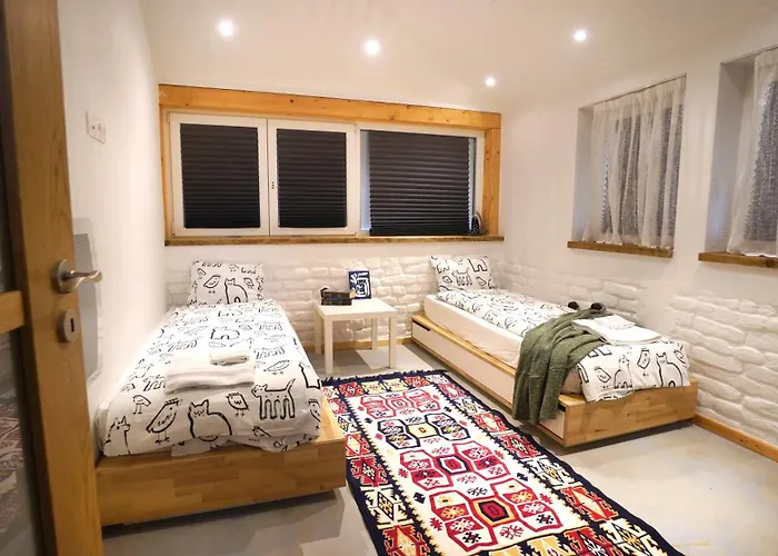 アパート Modern And Spacious 3-bedroom Entire House *