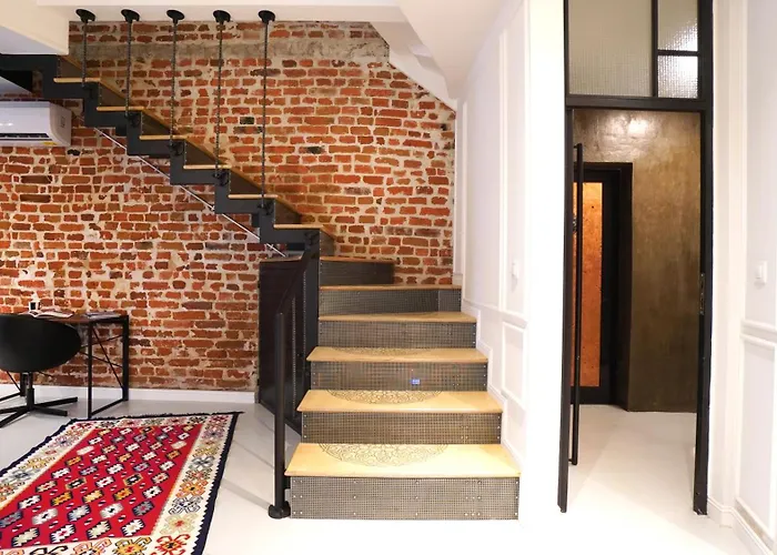 Modern And Spacious 3-bedroom Entire House *