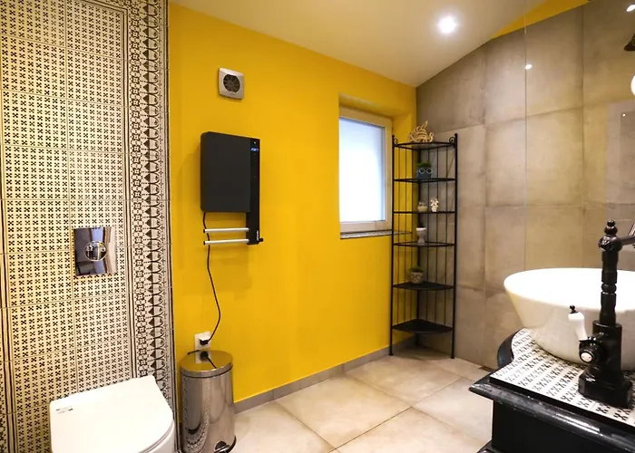 Modern And Spacious 3-bedroom Entire House アパート *