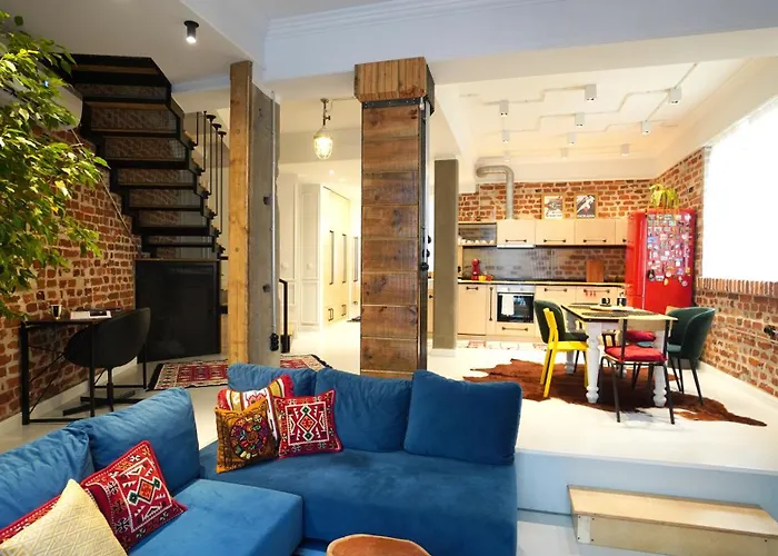 Modern And Spacious 3-bedroom Entire House *