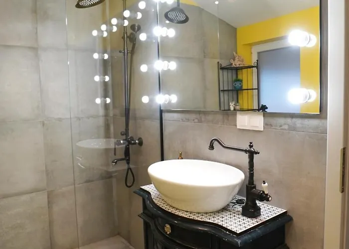 Modern And Spacious 3-bedroom Entire House ソフィア