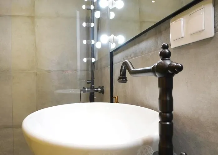 Modern And Spacious 3-bedroom Entire House