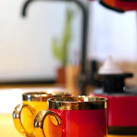 Modern And Spacious 3-bedroom Entire House דירה סופיה