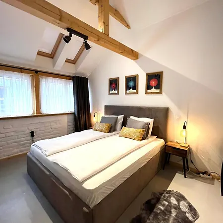 Modern And Spacious 3-bedroom Entire House *